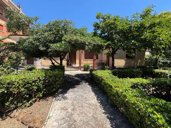 casa indipendente in vendita a Ladispoli