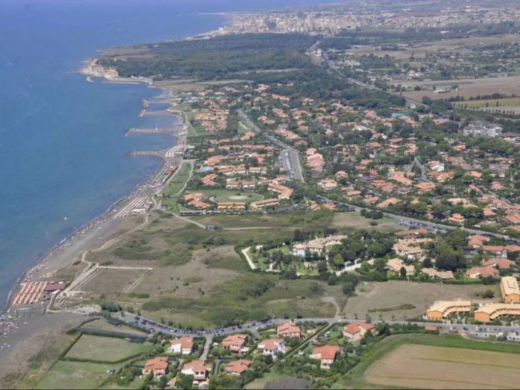 casa indipendente in vendita a Ladispoli in zona Marina di San Nicola