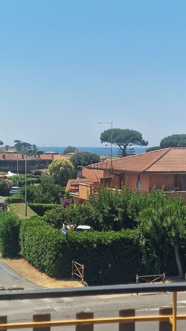 appartamento in vendita a Ladispoli in zona Marina di San Nicola