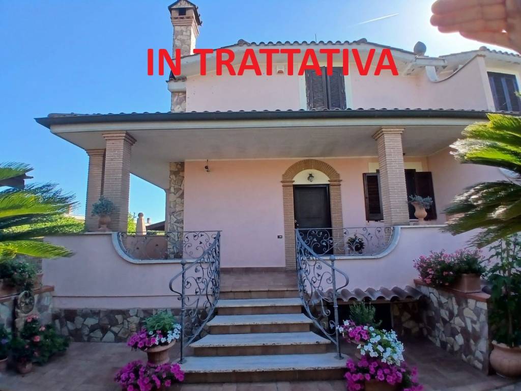 casa indipendente in vendita a Ladispoli