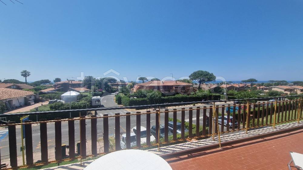 appartamento in vendita a Ladispoli in zona Marina di San Nicola