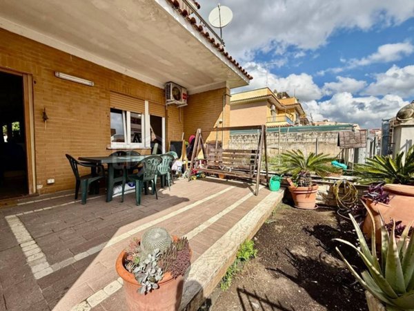 casa indipendente in vendita a Ladispoli