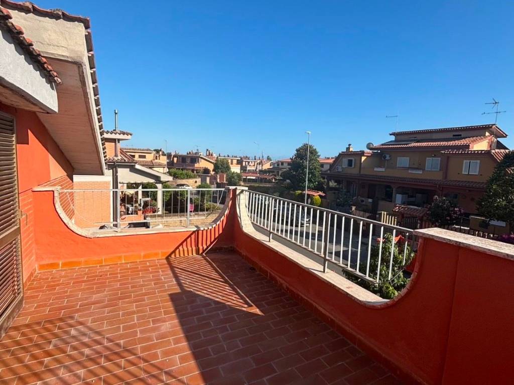 casa indipendente in vendita a Ladispoli