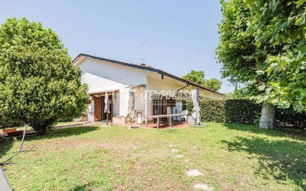 casa indipendente in vendita a Ladispoli