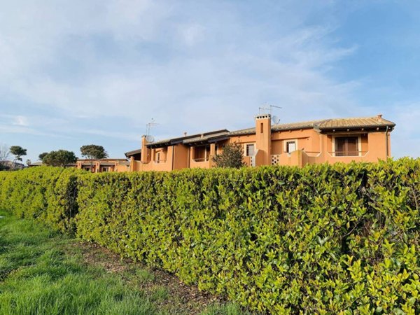 casa indipendente in vendita a Ladispoli in zona Marina di San Nicola