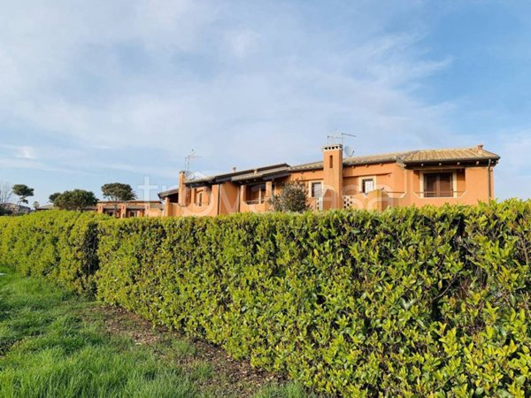 casa indipendente in vendita a Ladispoli in zona Marina di San Nicola