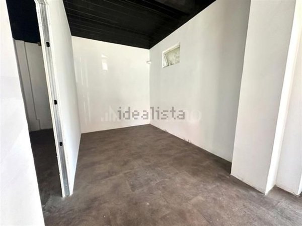 negozio in vendita a Ladispoli