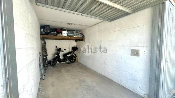 locale di sgombero in vendita a Ladispoli