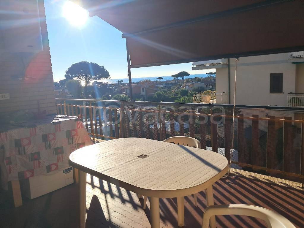 appartamento in vendita a Ladispoli in zona Marina di San Nicola