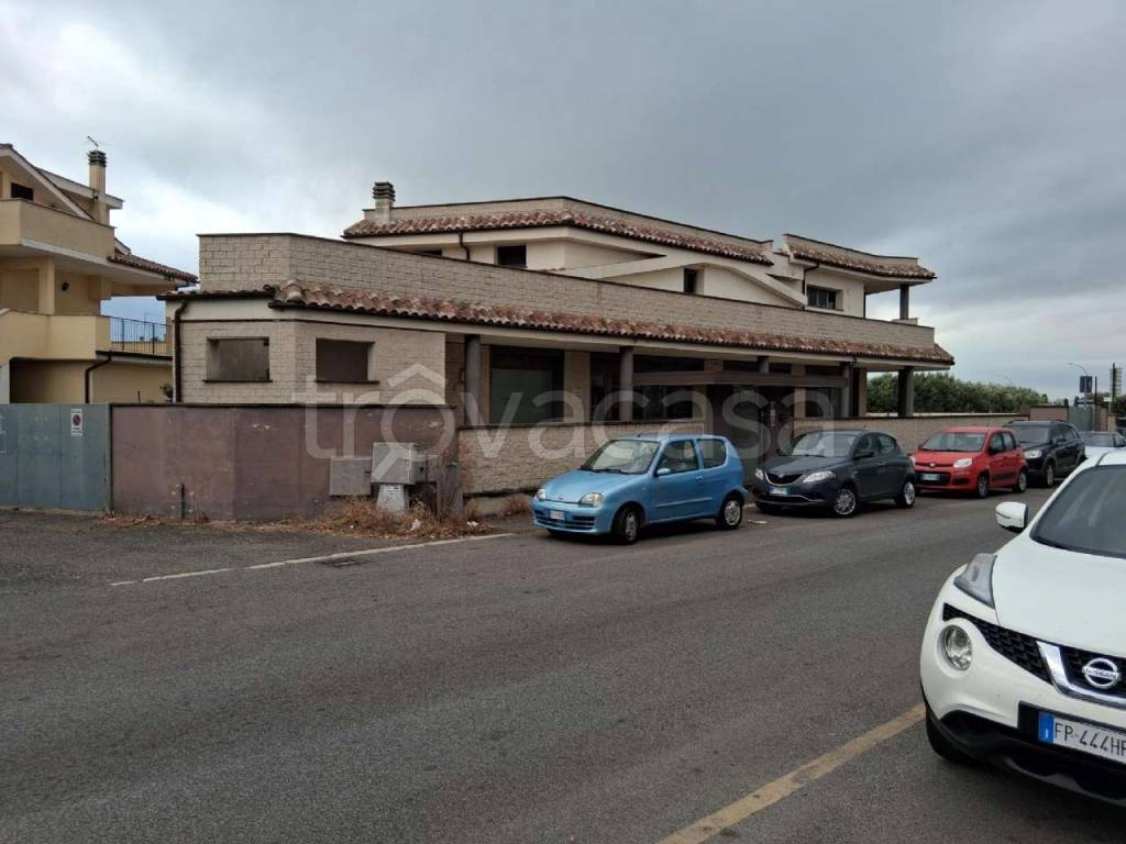 casa indipendente in vendita a Ladispoli