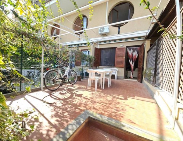 appartamento in vendita a Ladispoli in zona Marina di San Nicola