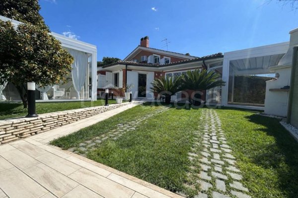 casa indipendente in vendita a Ladispoli in zona Marina di San Nicola