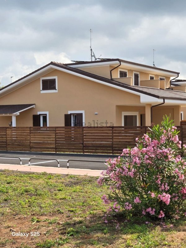 casa indipendente in vendita a Ladispoli in zona Marina di San Nicola