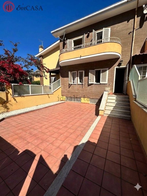 casa indipendente in vendita a Ladispoli