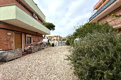 casa indipendente in vendita a Ladispoli