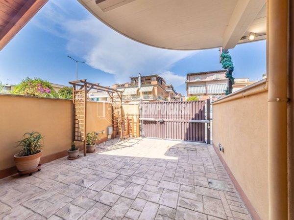 casa indipendente in vendita a Ladispoli