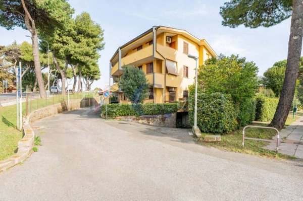 appartamento in vendita a Ladispoli in zona Marina di San Nicola