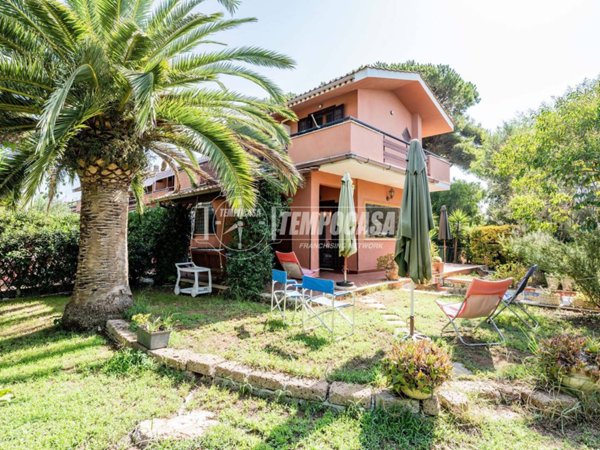 casa indipendente in vendita a Ladispoli in zona Marina di San Nicola