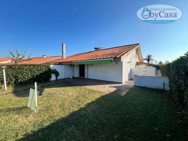 casa indipendente in vendita a Ladispoli in zona Marina di San Nicola