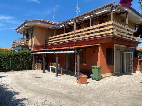 casa indipendente in vendita a Ladispoli in zona Marina di San Nicola