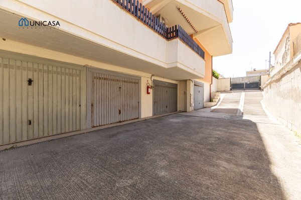 box auto in vendita a Ladispoli