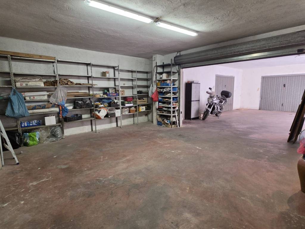box auto in vendita a Ladispoli