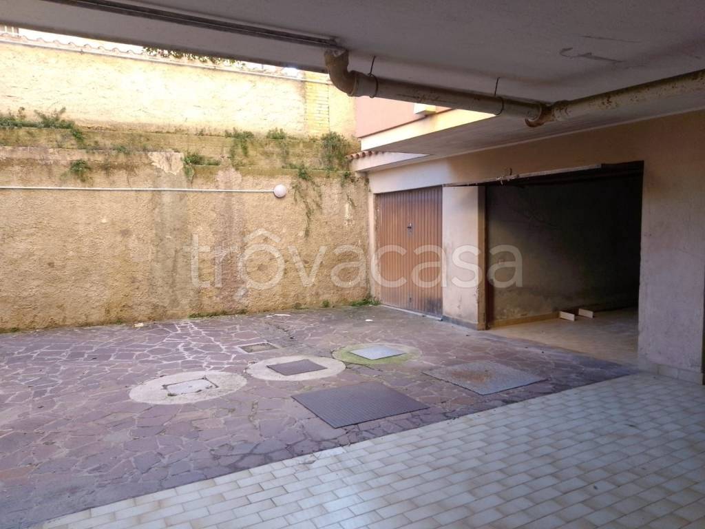 box auto in vendita a Ladispoli
