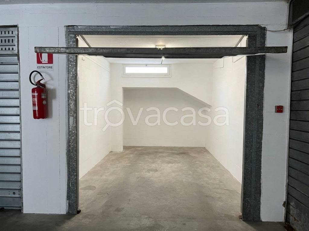 box auto in vendita a Ladispoli