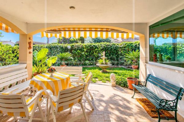 casa indipendente in vendita a Ladispoli in zona Marina di San Nicola