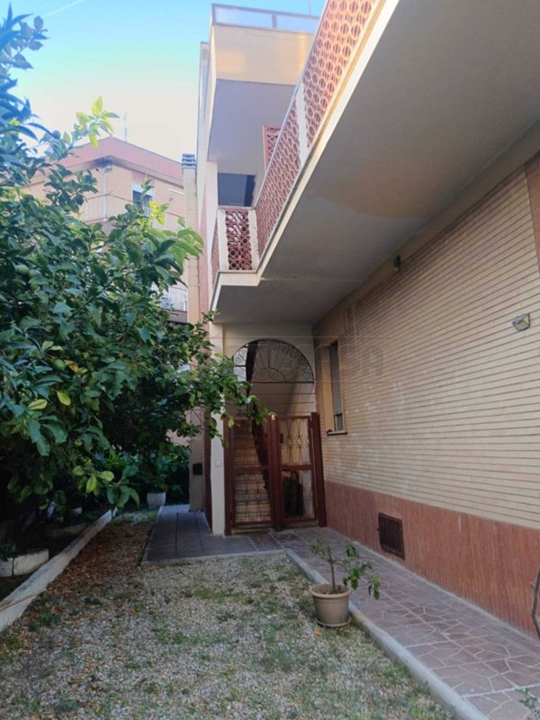 casa indipendente in vendita a Ladispoli