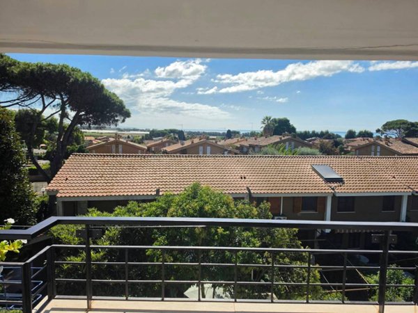 appartamento in vendita a Ladispoli in zona Marina di San Nicola