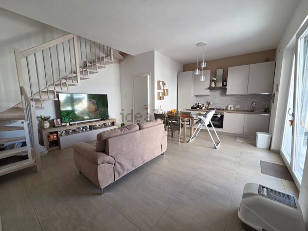 casa indipendente in vendita a Ladispoli