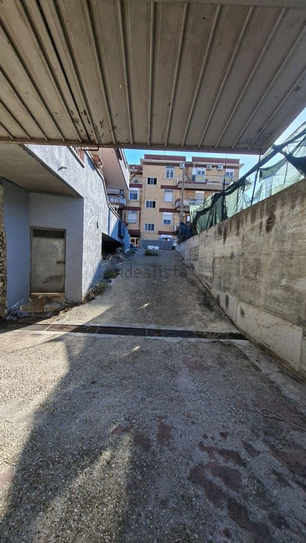 locale di sgombero in vendita a Ladispoli