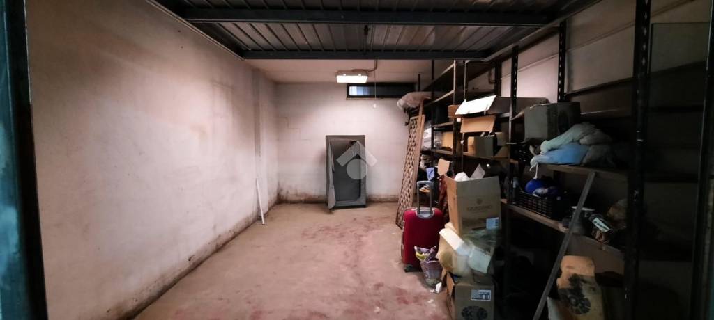 box auto in vendita a Ladispoli