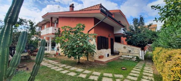 casa indipendente in vendita a Ladispoli