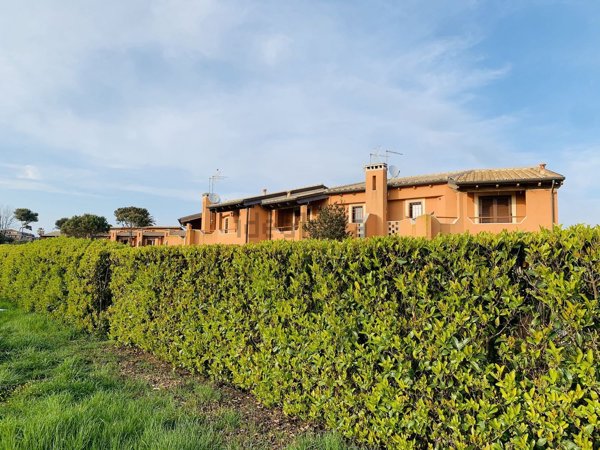 casa indipendente in vendita a Ladispoli in zona Marina di San Nicola
