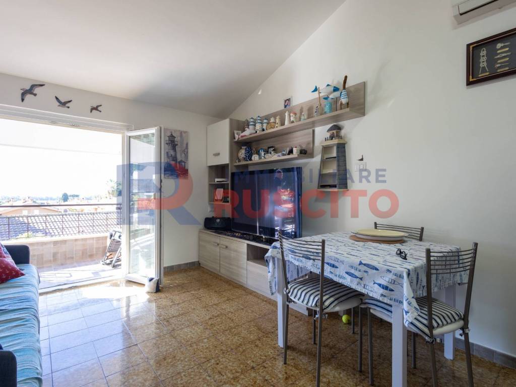 appartamento in vendita a Ladispoli in zona Marina di San Nicola