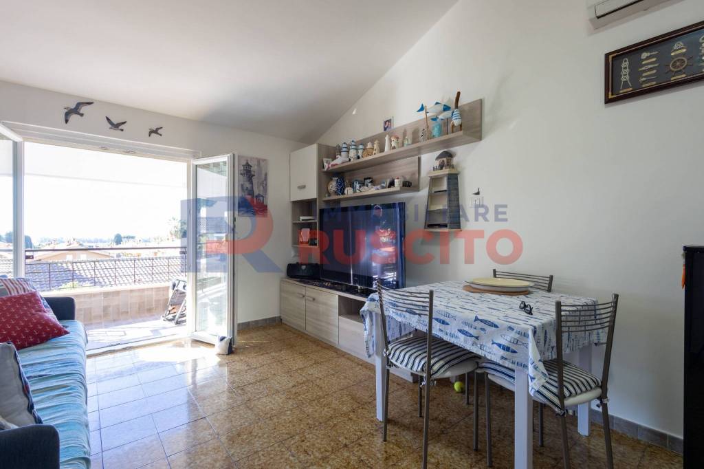 appartamento in vendita a Ladispoli in zona Marina di San Nicola