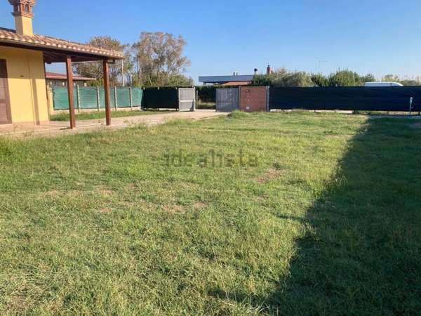 casa indipendente in vendita a Ladispoli