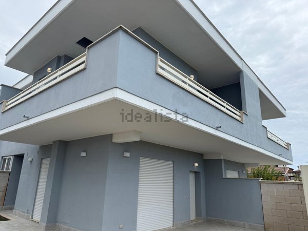 casa indipendente in vendita a Ladispoli