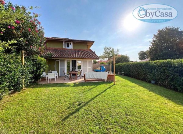 casa indipendente in vendita a Ladispoli in zona Marina di San Nicola
