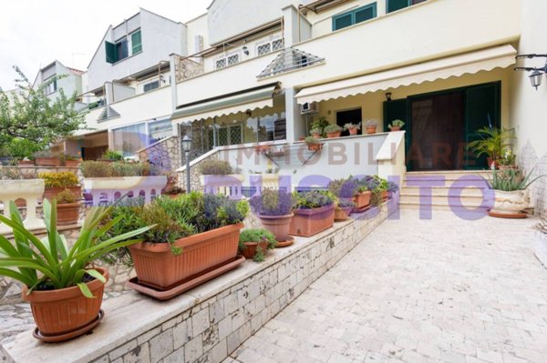 casa indipendente in vendita a Ladispoli