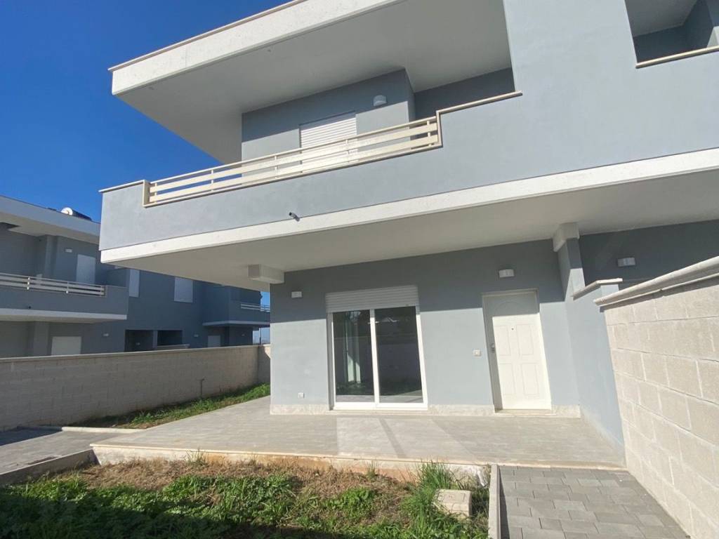 casa indipendente in vendita a Ladispoli
