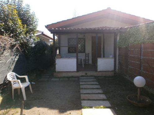 appartamento in vendita ad Ardea in zona Colle Romito