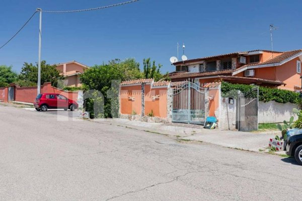 casa indipendente in vendita ad Ardea in zona Nuova California