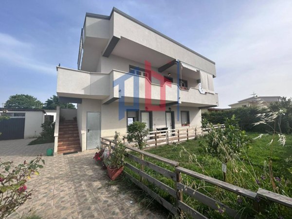 casa indipendente in vendita ad Ardea in zona Marina di Ardea