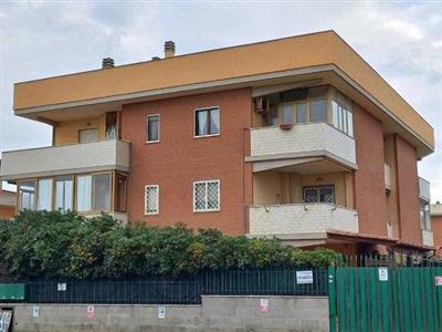 appartamento in vendita ad Ardea in zona Marina di Ardea