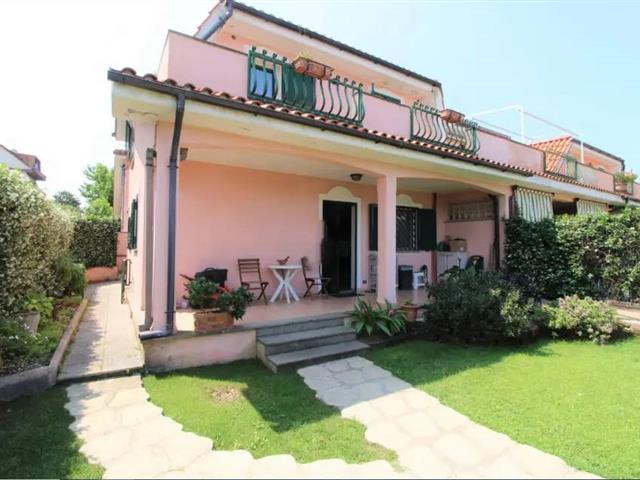casa indipendente in vendita ad Ardea