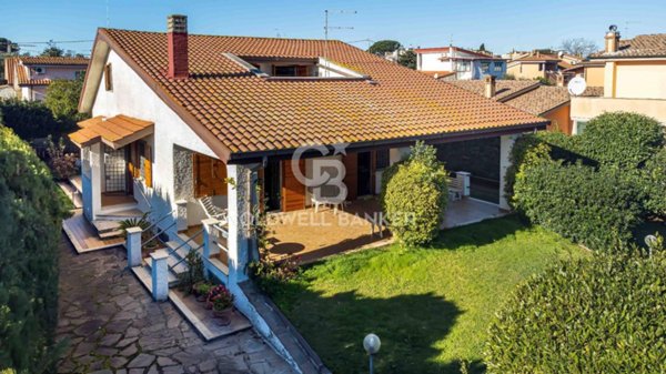 casa indipendente in vendita ad Ardea in zona Nuova Florida