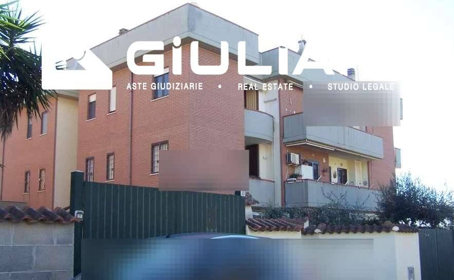 appartamento in vendita ad Ardea in zona Marina di Ardea
